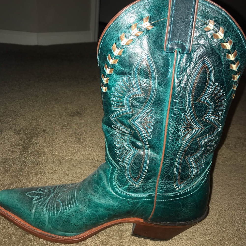 Justin cowboy boots